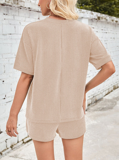 Sylwia - Geribbelde dames lounge set met short en T-shirt