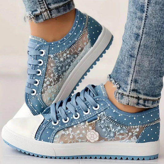 Thora - Damessneakers met kanten panelen en speelse details