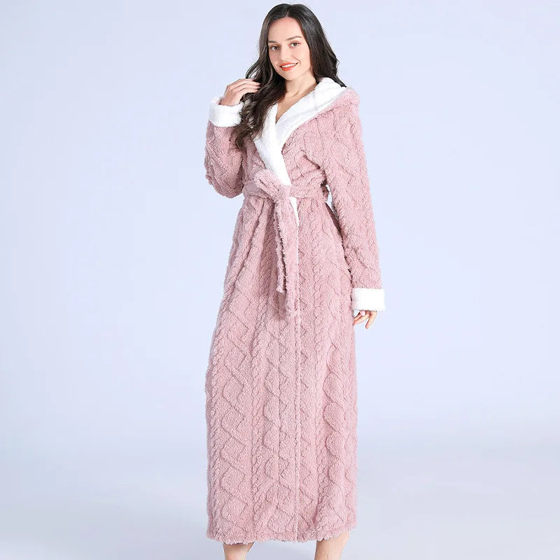 Delora - Knusse fleece badjas met capuchon voor dames