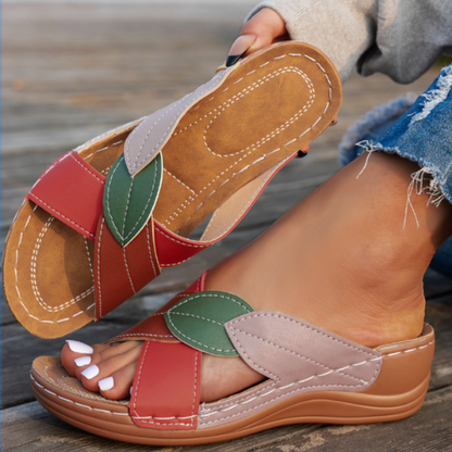 Klaudia - Comfort dames sandalen met gevlochten bladaccent