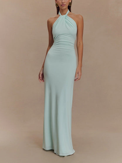 Karolina - Halter maxi jurk met open rug en getailleerde pasvorm