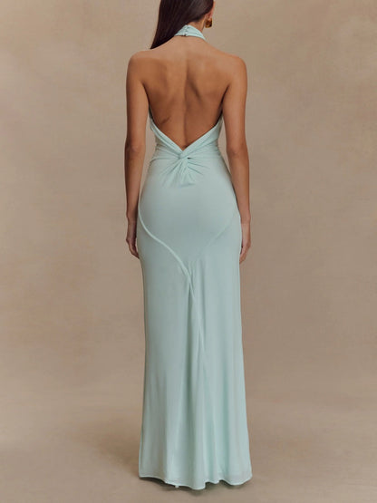 Karolina - Halter maxi jurk met open rug en getailleerde pasvorm