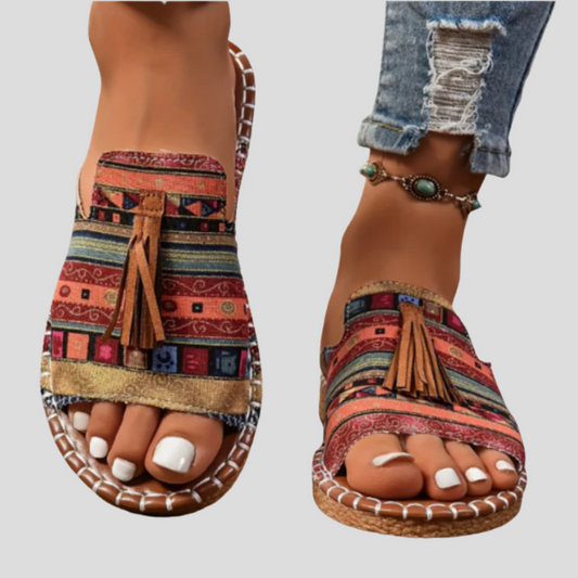 Carole - Dames sandalen met sierkwastje en handgestikte zool