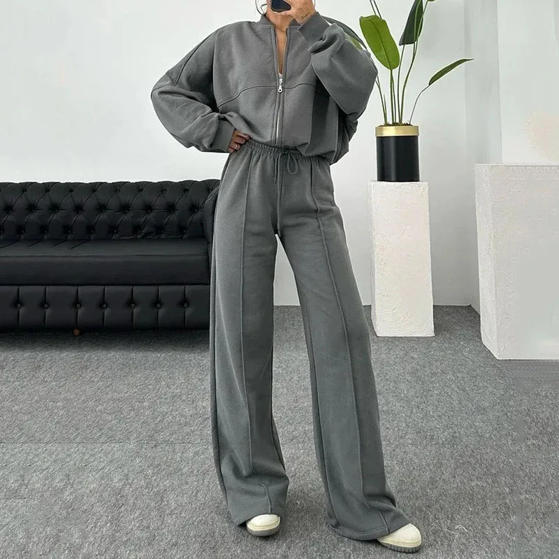 Lucía - Dames lounge set met rechte jogger en cropped bomberjack