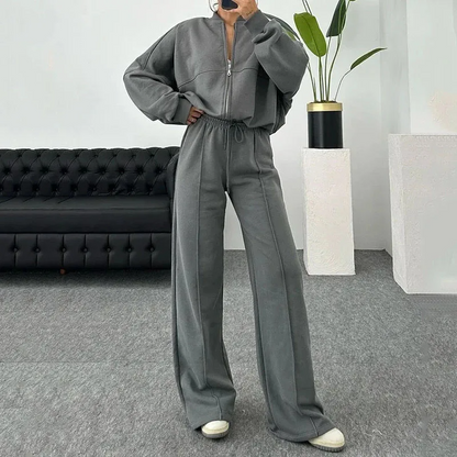 Lucía - Dames lounge set met rechte jogger en cropped bomberjack