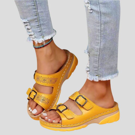 Grethe - Dames comfort-muilsandalen met verstelbare bandjes en sleehak