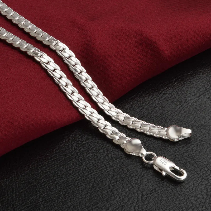 Herenketting met platte schakel en zilveren glans