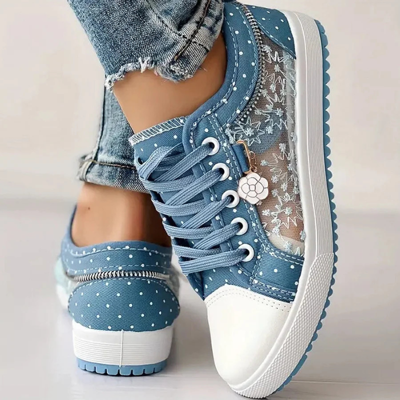 Thora - Damessneakers met kanten panelen en speelse details