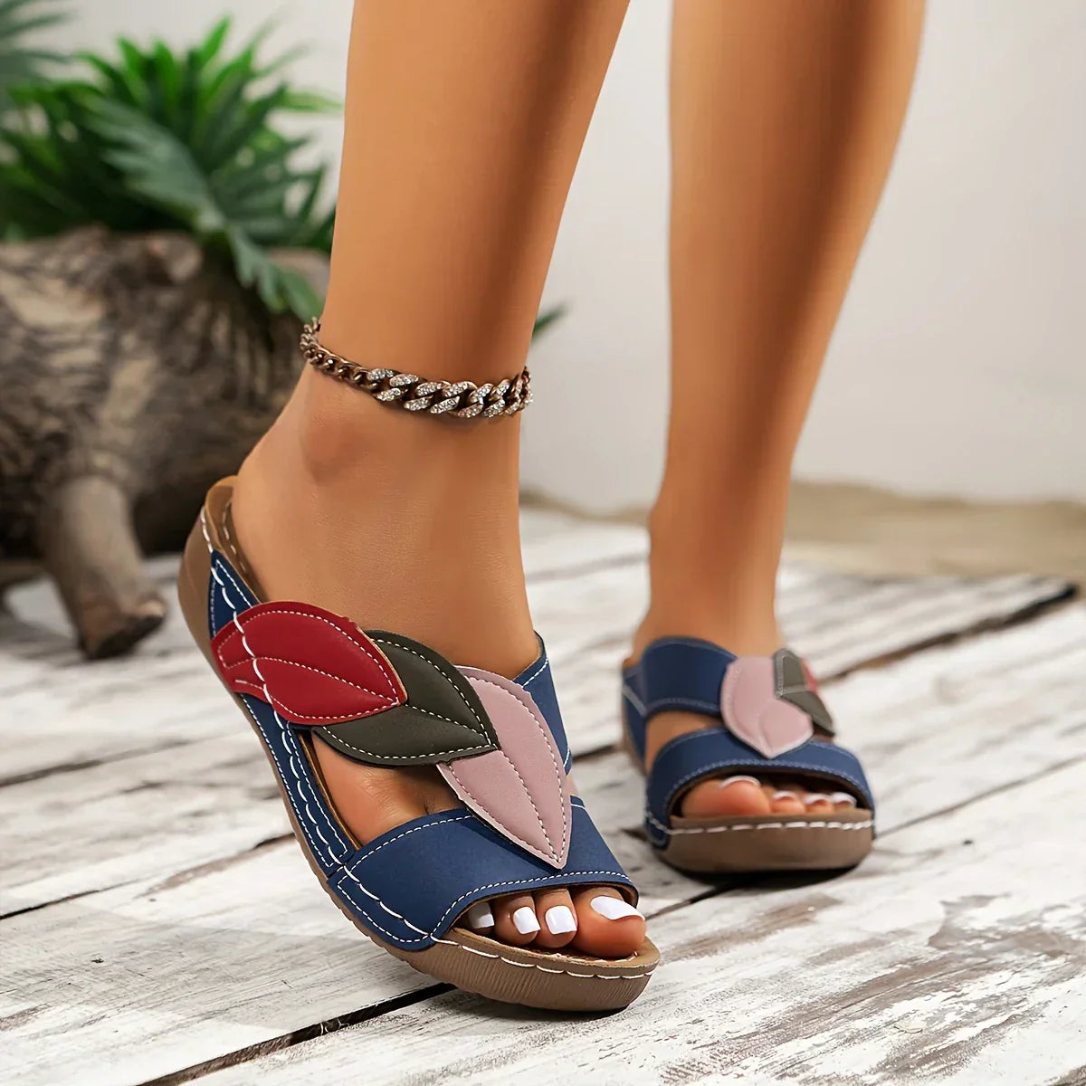 Klaudia - Comfort dames sandalen met gevlochten bladaccent
