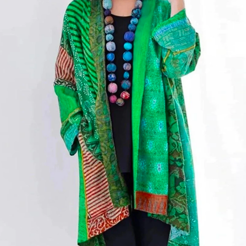 Lorena – Losvallende kimono voor dames met kleurrijke etnische print