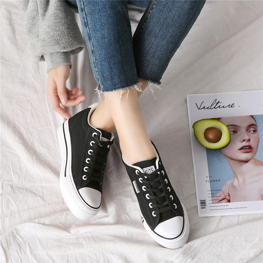 Fadila - Dames platform sneakers met minimalistische zooldetails