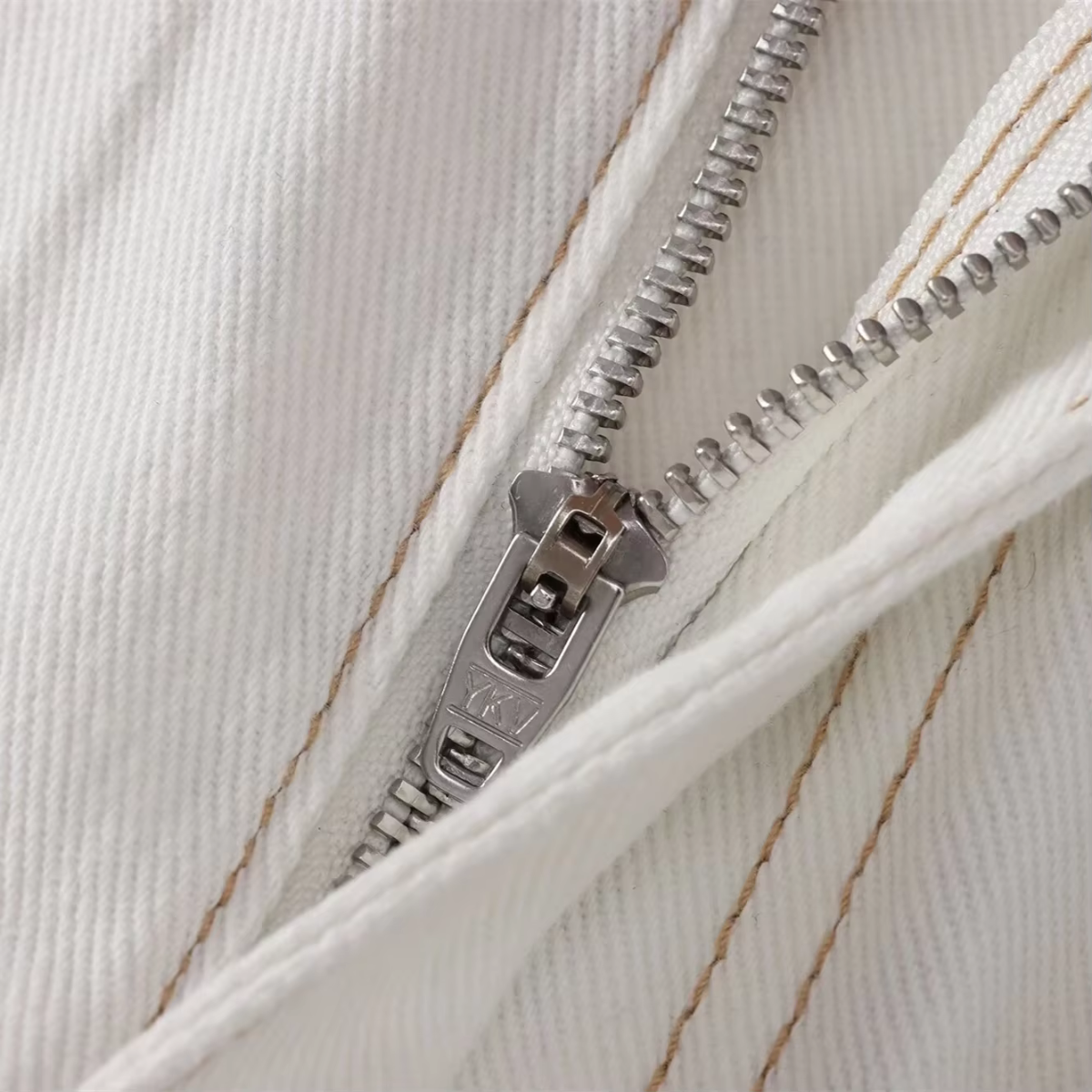 Rabiya - Wijde damesjeans met vintage gesp en hoge taille