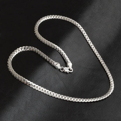 Herenketting met platte schakel en zilveren glans