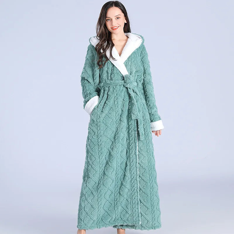 Delora - Knusse fleece badjas met capuchon voor dames