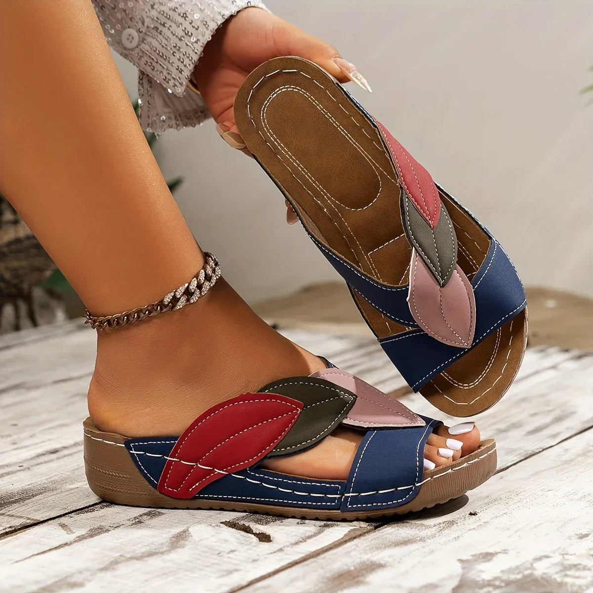 Klaudia - Comfort dames sandalen met gevlochten bladaccent