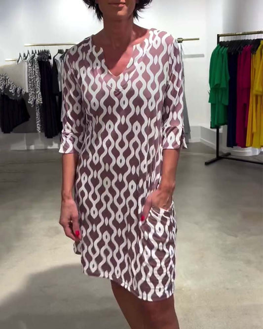 Ludmila - Zomerjurk met grafische print en v-hals voor dames