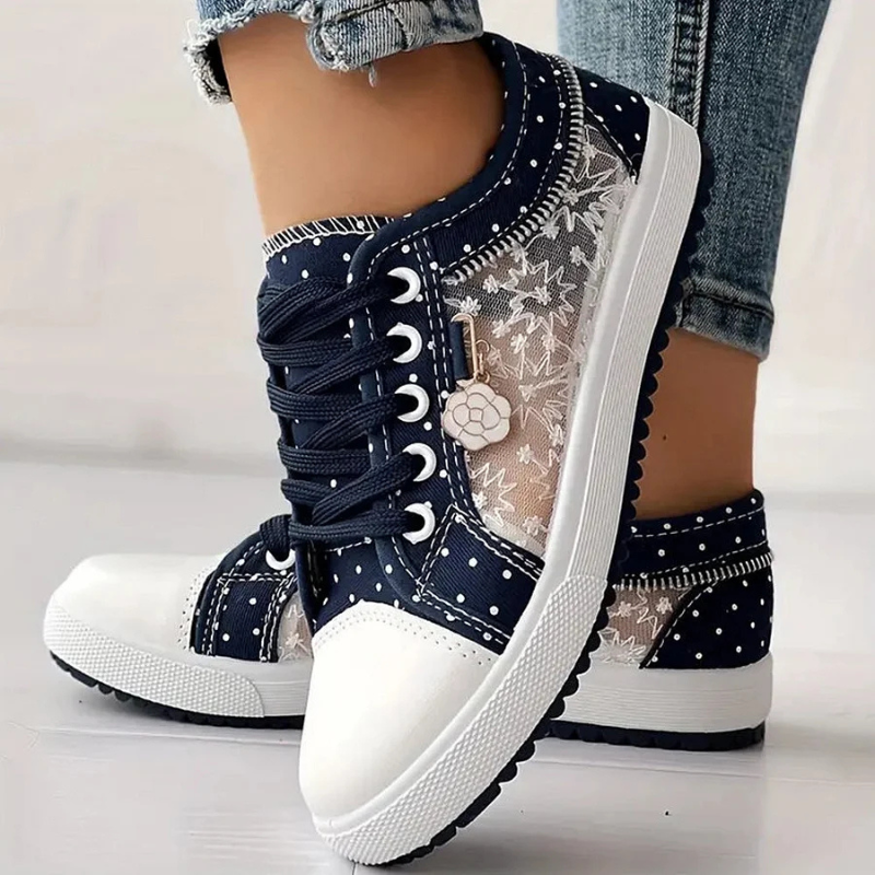 Thora - Damessneakers met kanten panelen en speelse details