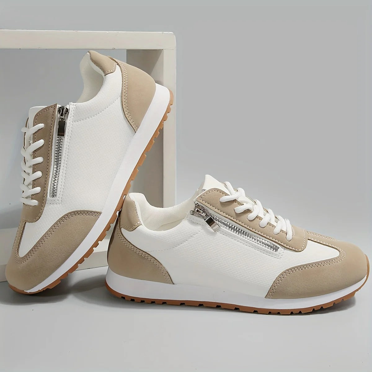 Elaine – Vetersneakers met contrastdetails en gripzool