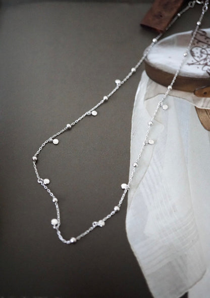 Fijne dames choker ketting met druppelaccenten