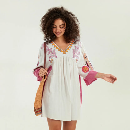 Mabelle – Dames tuniekjurk met v-hals en geborduurde details