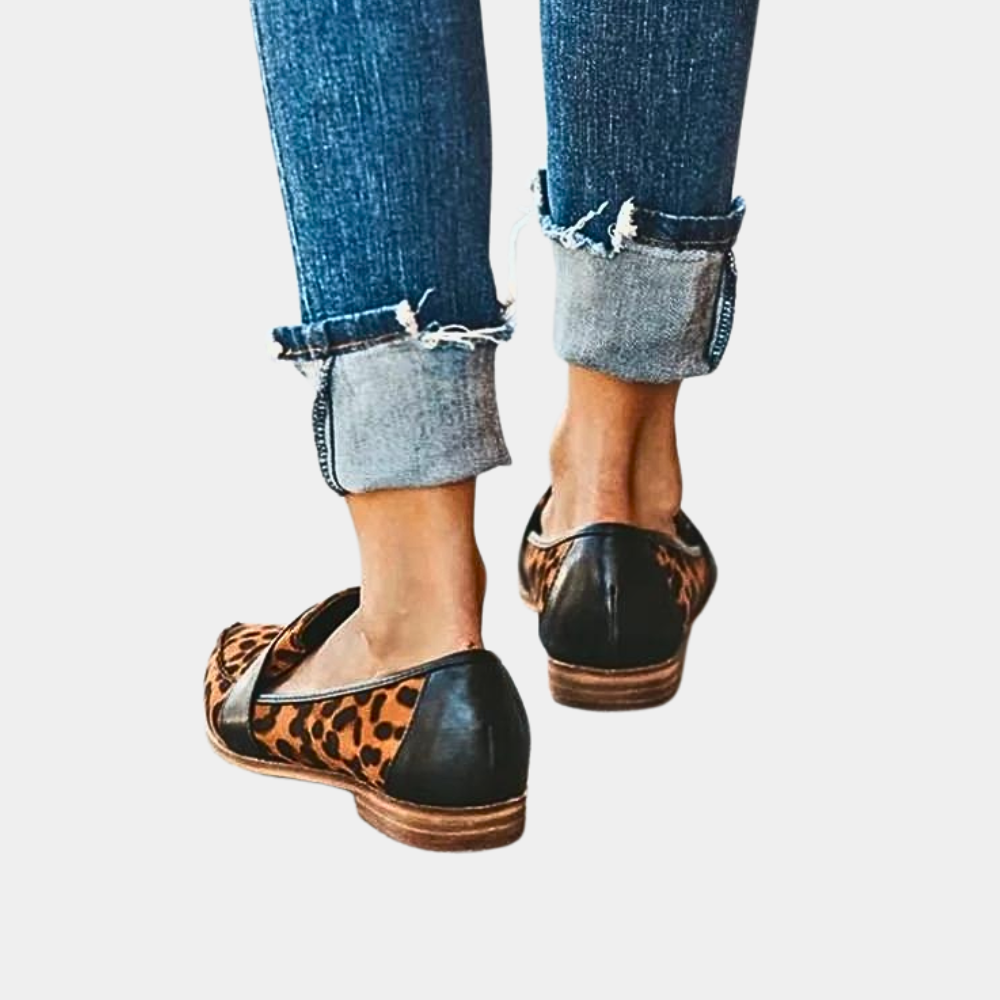 Anca - Puntige dames loafers met brede band en lage instap