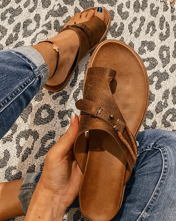 Gweneira - Dames teenslippers met voetbed en verstelbare band