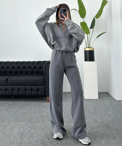 Lucía - Dames lounge set met rechte jogger en cropped bomberjack