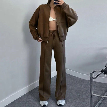 Lucía - Dames lounge set met rechte jogger en cropped bomberjack