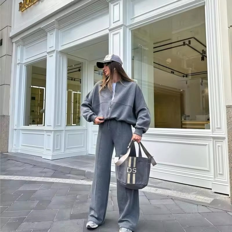 Lucía - Dames lounge set met rechte jogger en cropped bomberjack