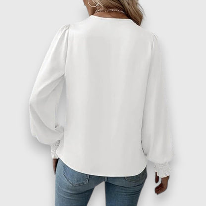Arianwen - Dames blouse met overslag en geplooide mouwdetails