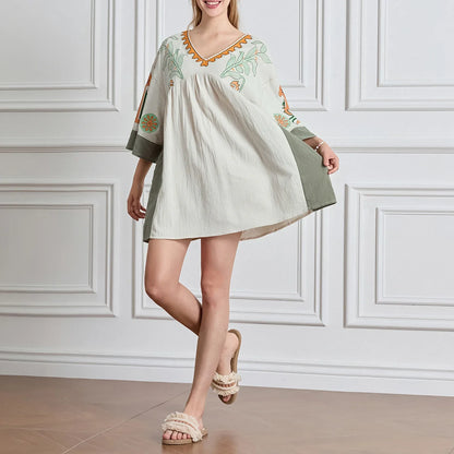Mabelle – Dames tuniekjurk met v-hals en geborduurde details