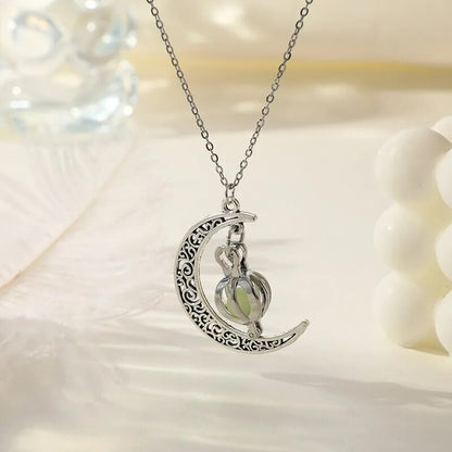 Glanzende damesketting met maanvormige hanger