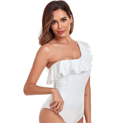 Marika - Dames one-shoulder badpak met volantdetail
