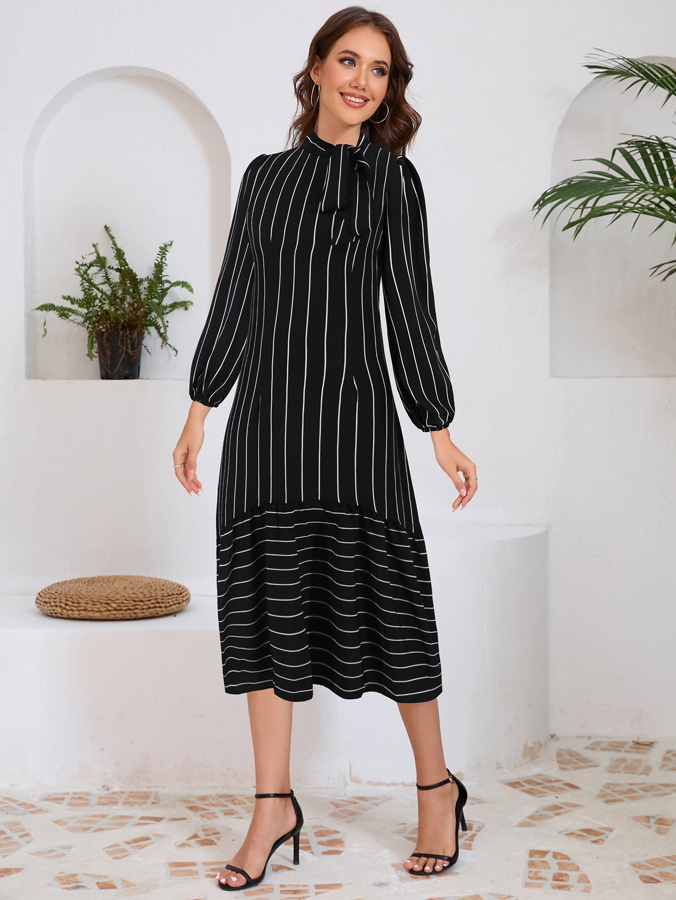 Alazne - Midi jurk met strikdetail en lange mouwen