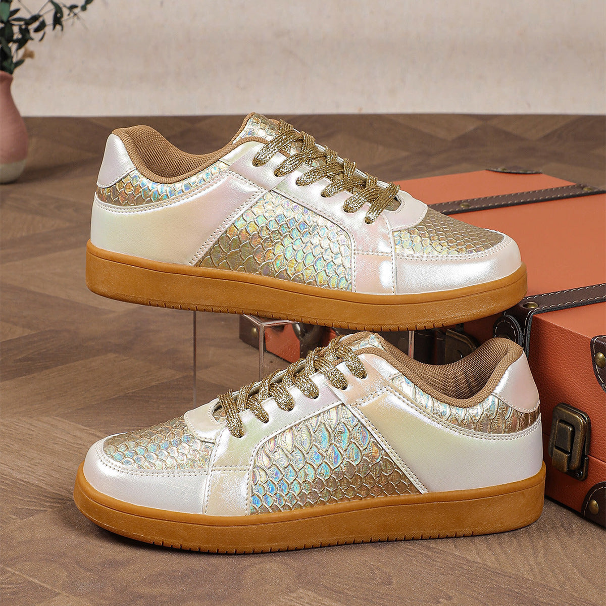 Kirsten - Dames sneakers met structuuraccent en stevige zool