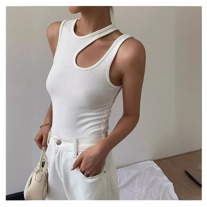 Sabatina - Asymmetrische tanktop met cut-out halslijn voor dames