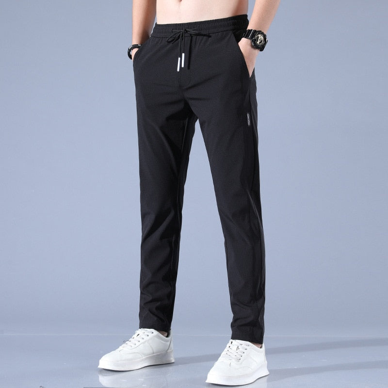 Anselm - Ademende slim-fit joggingbroek met trekkoord in de taille