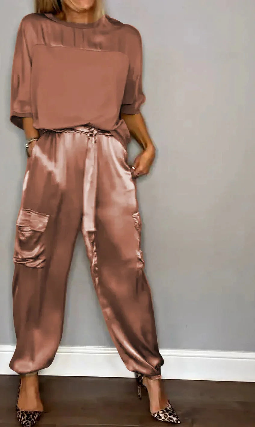 Hattie - Satijnen dames set met losse top en cargo broek