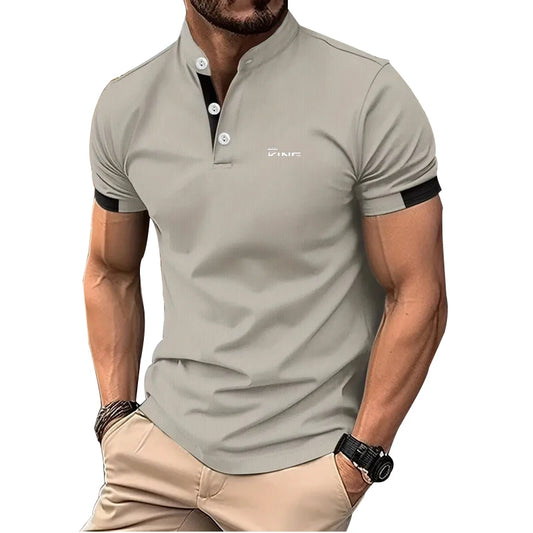 Robin – Moderne herenpolo met opstaande kraag en knoopdetail