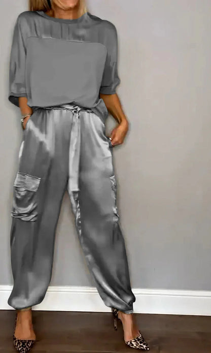 Hattie - Satijnen dames set met losse top en cargo broek
