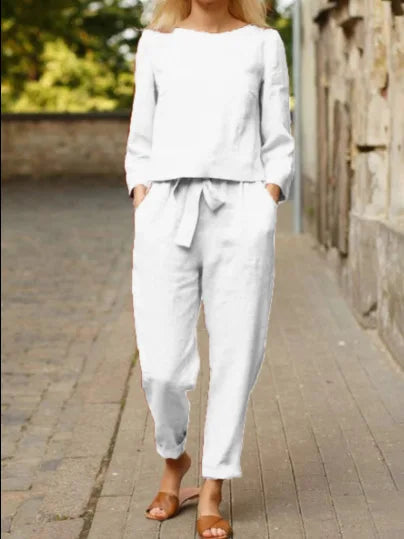 Belle – Casual damespak met strikceintuur