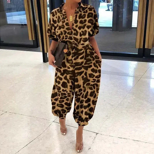Gillian – Loose-fit jumpsuit met luipaardprint en knoopsluiting voor dames