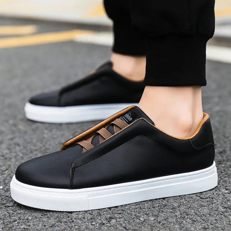 Bran - Lage herensneaker met contrasterende binnenvoering