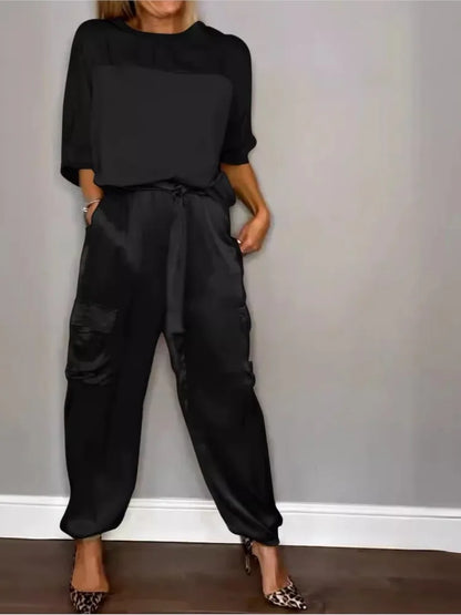 Hattie - Satijnen dames set met losse top en cargo broek