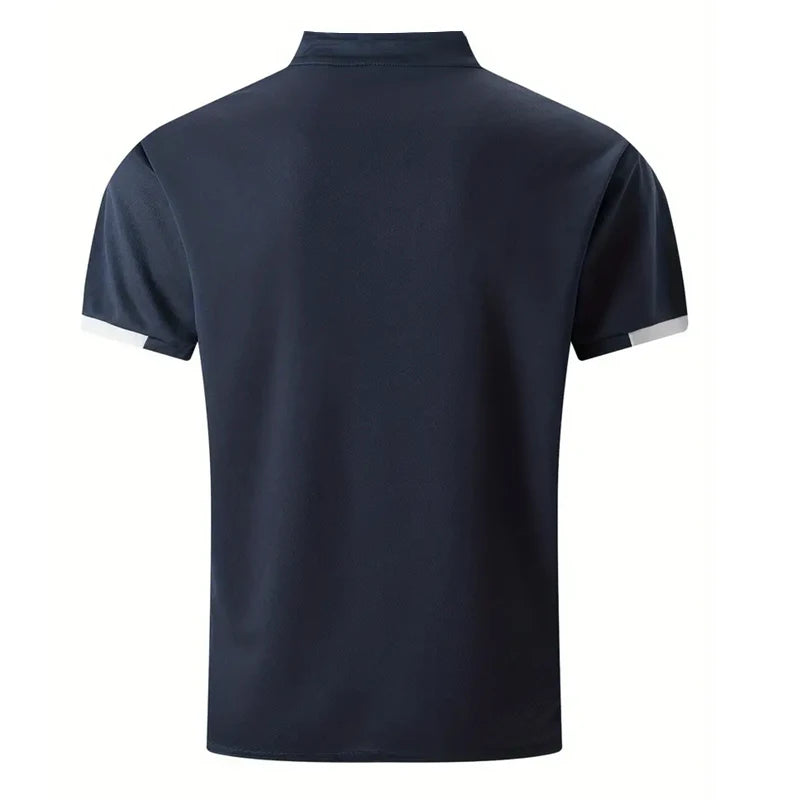 Robin – Moderne herenpolo met opstaande kraag en knoopdetail