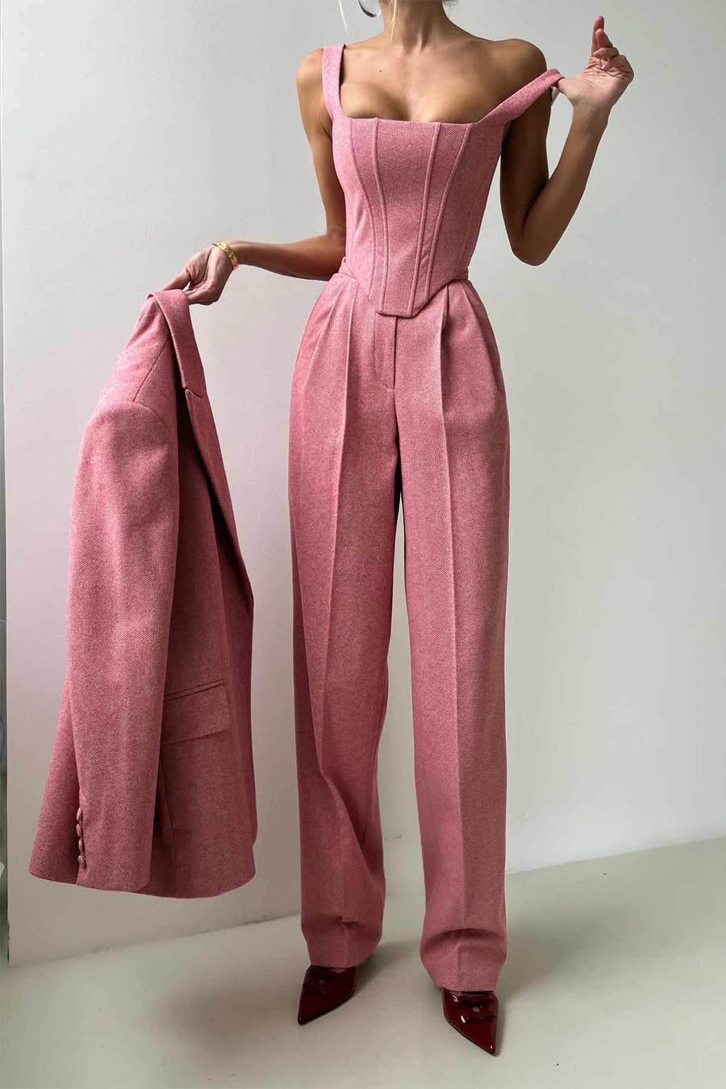 Armelda - Getailleerd damespak met top, blazer en broek