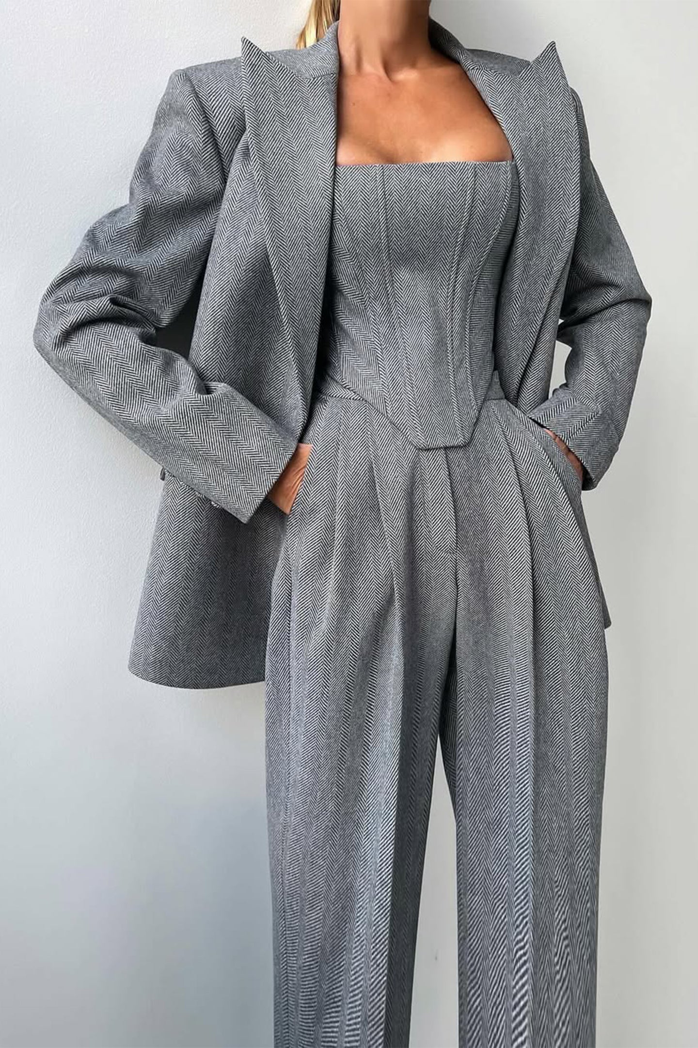 Armelda - Getailleerd damespak met top, blazer en broek