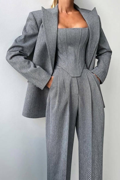 Armelda - Getailleerd damespak met top, blazer en broek