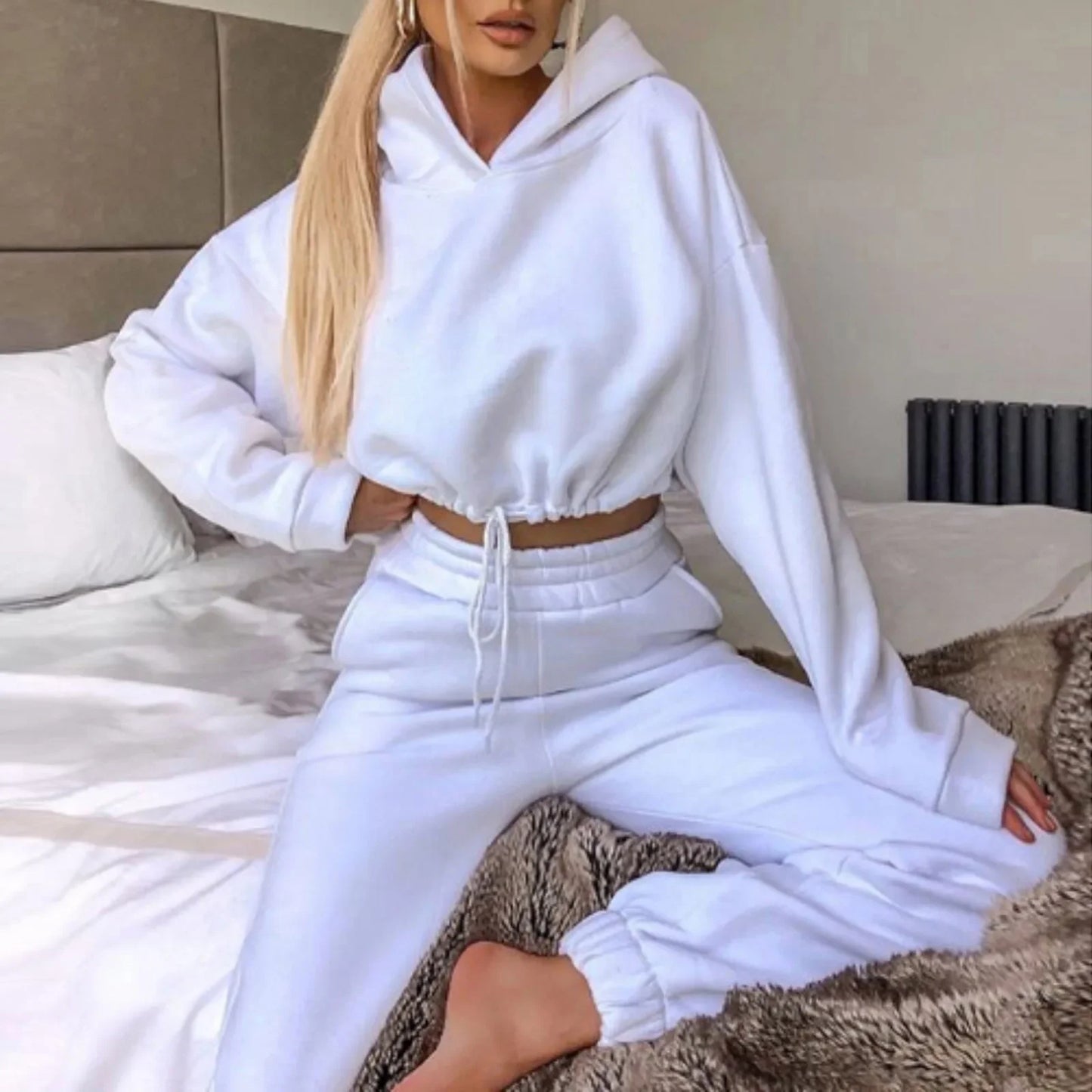 Lindsay – Cropped hoodie en joggingbroek set voor dames