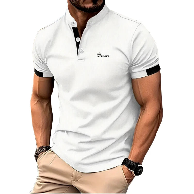 Robin – Moderne herenpolo met opstaande kraag en knoopdetail